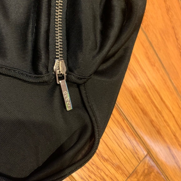 Hot and sexy Gucci top - Picture 6 of 9